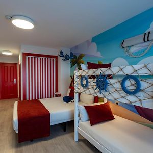 Habitación Cuádruple Adaptada para Discapacitados